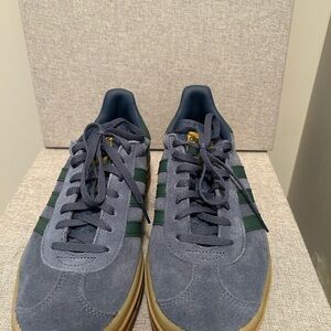 Adidas Women’s Blue and Green Sneakers